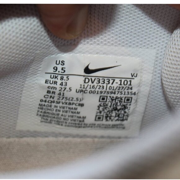 NIKE Air max DN White Metallic shoes size 9.5 US Athletic Sneakers DV3337 101 - Picture 10 of 11